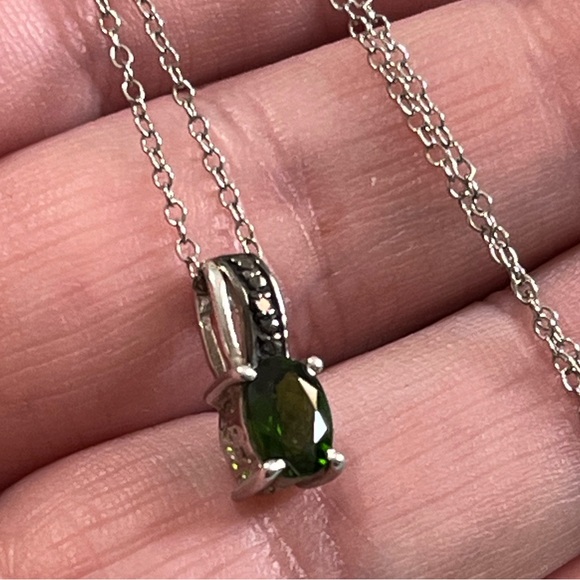 Chuck Clemency Emerald Sterling Silver 925 Pendant and Chain Necklace - Picture 4 of 7